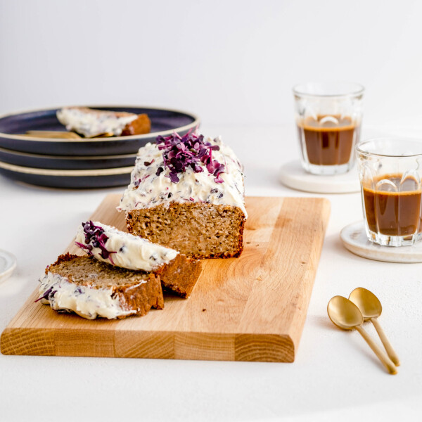Banana Bread mit Microgreens Frosting - Banana Bread mit Microgreens Frosting